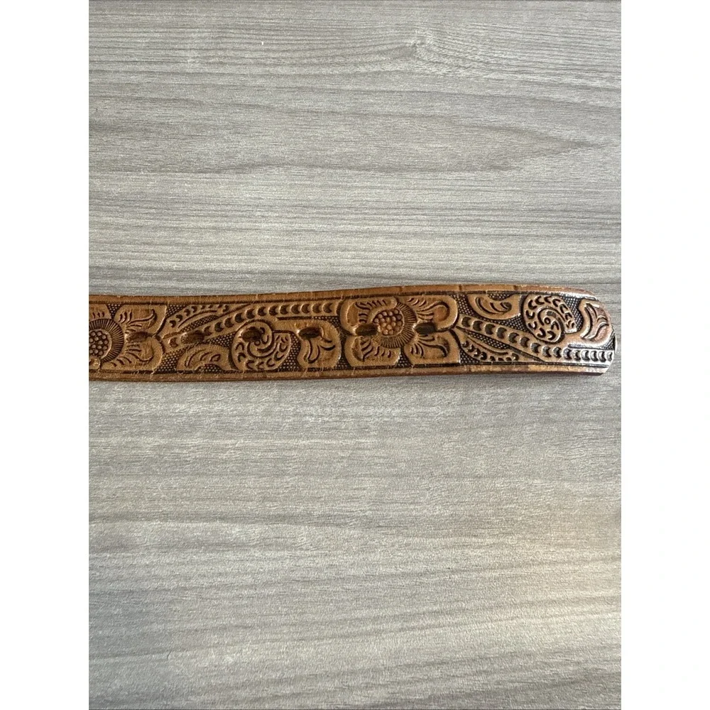 Vintage Cardat Leather Engraved Belt W Pioneer Buckle Unisex Sz 32 Made In USA